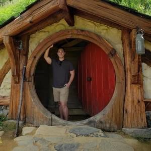 Meet your Posher, Ethan